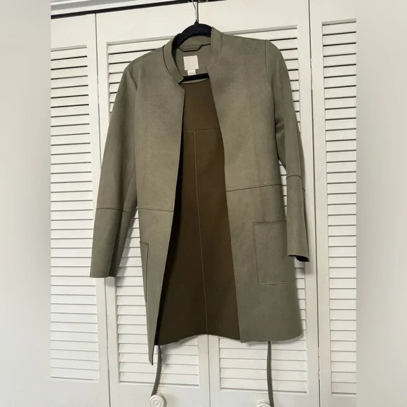 Women's Coat - Picture 3 of 6